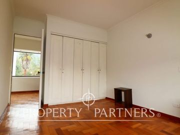 Preciosa y gran propiedad en condominio consolidado