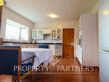 Preciosa y gran propiedad en condominio consolidado