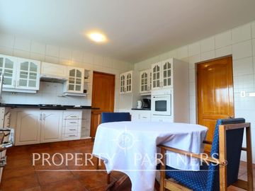 Preciosa y gran propiedad en condominio consolidado