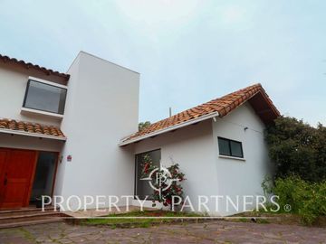 Preciosa y gran propiedad en condominio consolidado