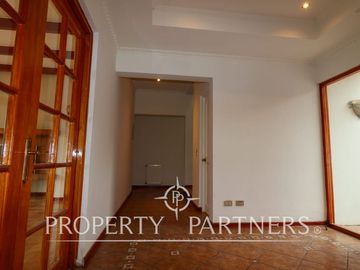 Preciosa y gran propiedad en condominio consolidado