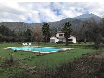 Preciosa y gran propiedad en condominio consolidado