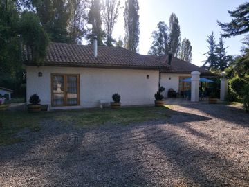 Amplia y hermosa parcela con 2 casas en sector El principal
