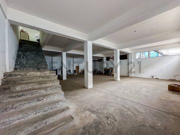 LOCAL INDUSTRIAL  VENTA ZONIFICACIÓN ZRE - OVALO CENTENARIO AV ARGENTINA CALLAO