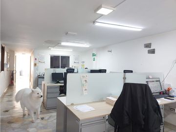 Casa en Envigado en venta dividida en 2 casas y local o garaje