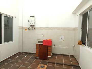 Casa en Envigado en venta dividida en 2 casas y local o garaje