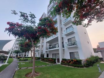 Departamento  en Paraíso Country Club Emiliano Zapata - LLR-125-De