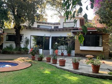 Casa en Pueblo Santa María Ahuacatitlán