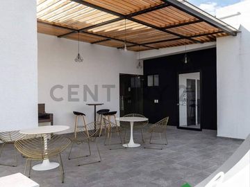 VENTA OFICINA, SECTOR CAROLINA 57.88 M2 MAS PARQUEADERO Y BODEGA