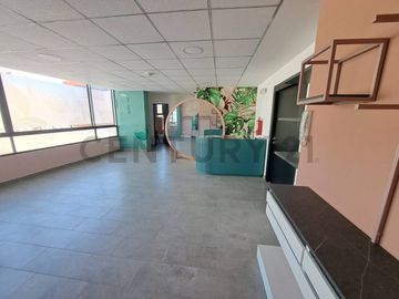 VENTA OFICINA, SECTOR CAROLINA 57.88 M2 MAS PARQUEADERO Y BODEGA