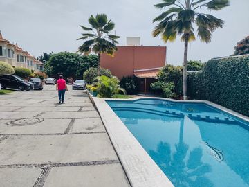 VENTA DE CASA EN LOMAS DE ATZINGO CUERNAVACA