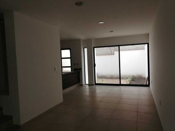 Tu Nuevo Hogar en Pedregal de Schoenstatt: Simplemente HERMOSA CASA!