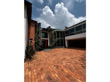 Casa para Arriendo Amoblado en Medellín Palmas