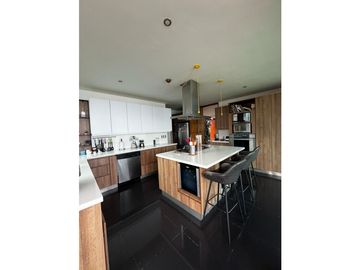 Casa para Arriendo Amoblado en Medellín Palmas