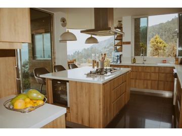 Casa para Arriendo Amoblado en Medellín Palmas