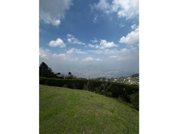 Casa para Arriendo Amoblado en Medellín Palmas