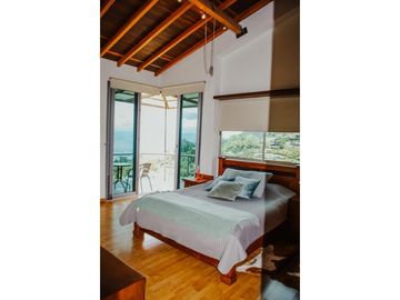 Casa para Arriendo Amoblado en Medellín Palmas