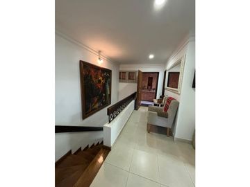 VENTA  AMPLIO APARTAMENTO DUPLEX UNIDAD CERRADA SAN LUCAS EL POBLADO