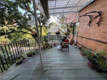 VENTA  AMPLIO APARTAMENTO DUPLEX UNIDAD CERRADA SAN LUCAS EL POBLADO