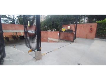 VENDO APARTAMENTO RESERVAS DE MELENDEZ  2  SUR CALI  130.000.000 mll