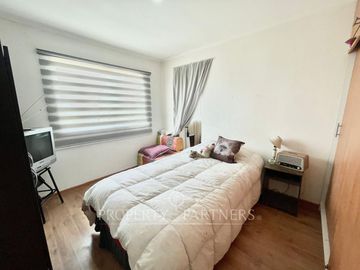 Oportunidad!!! Amplia casa mediterránea con excelente conectividad