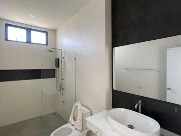 3 Bedroom House for sale in Suthep, Chiang Mai