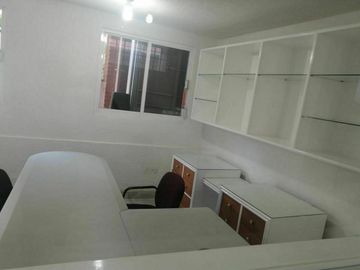 RENTO LOCAL AMUEBLADO PROPIO PARA OFICINA, DESPACHO, CONSULTORIO, ETC