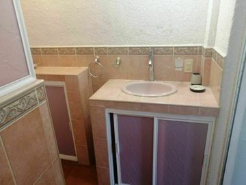 RENTO LOCAL AMUEBLADO PROPIO PARA OFICINA, DESPACHO, CONSULTORIO, ETC