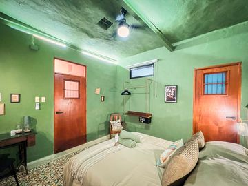 Exclusiva propiedad en Centro Histórico operando como hotel.