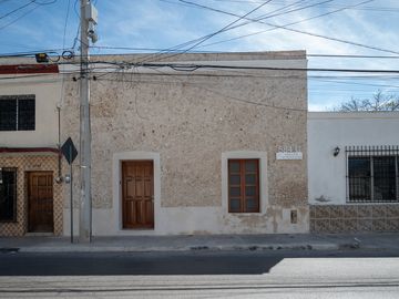 Casa en venta de cuatro habitaciones en Centro Histórico.