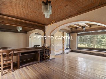 Casa estilo colonial en el Club de Golf San Carlos, Metepec, Estado de México