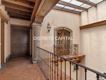 Casa estilo colonial en el Club de Golf San Carlos, Metepec, Estado de México