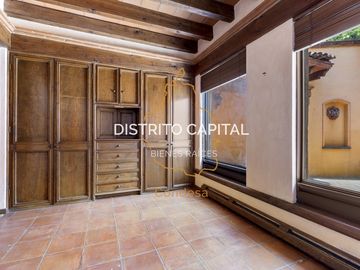 Casa estilo colonial en el Club de Golf San Carlos, Metepec, Estado de México