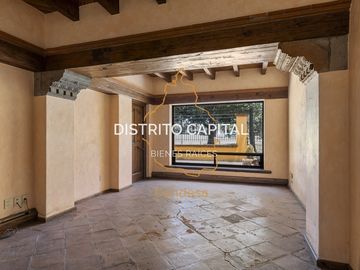 Casa estilo colonial en el Club de Golf San Carlos, Metepec, Estado de México