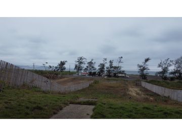 Se vende Casa amoblada con vista al mar Puerto Cayo Ecuador.