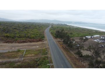 Se vende Casa amoblada con vista al mar Puerto Cayo Ecuador.