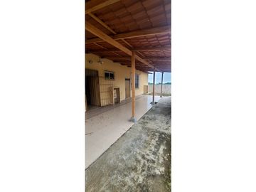Se vende Casa amoblada con vista al mar Puerto Cayo Ecuador.
