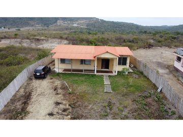 Se vende Casa amoblada con vista al mar Puerto Cayo Ecuador.