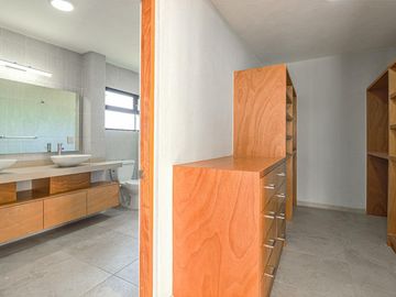 CASA MODERNA MINIMALISTA EN PARAISO COUNTRY CLUB