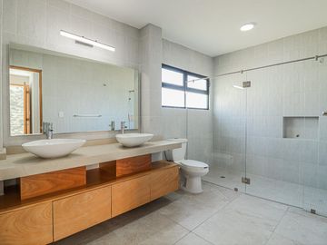 CASA MODERNA MINIMALISTA EN PARAISO COUNTRY CLUB