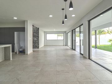 CASA MODERNA MINIMALISTA EN PARAISO COUNTRY CLUB