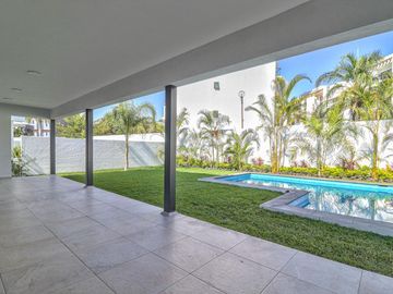 CASA MODERNA MINIMALISTA EN PARAISO COUNTRY CLUB