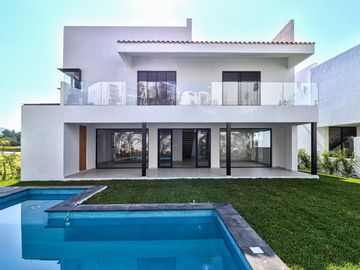 CASA MODERNA MINIMALISTA EN PARAISO COUNTRY CLUB
