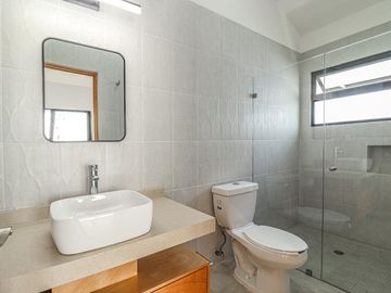 CASA MODERNA MINIMALISTA EN PARAISO COUNTRY CLUB