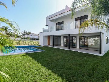 CASA MODERNA MINIMALISTA EN PARAISO COUNTRY CLUB