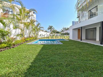 CASA MODERNA MINIMALISTA EN PARAISO COUNTRY CLUB