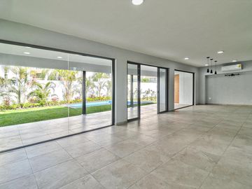 CASA MODERNA MINIMALISTA EN PARAISO COUNTRY CLUB