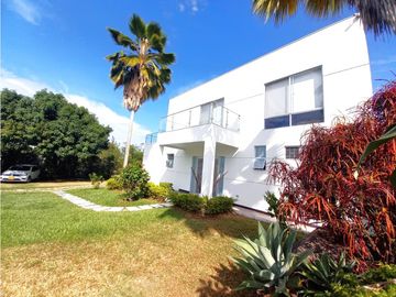 Casa  Chinauta perfecto estado 274 mts. precio $1200 mm