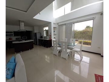 Casa  Chinauta perfecto estado 274 mts. precio $1200 mm