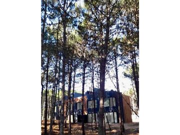 Departamento de 3 ambientes con amplia terraza. Villa Robles